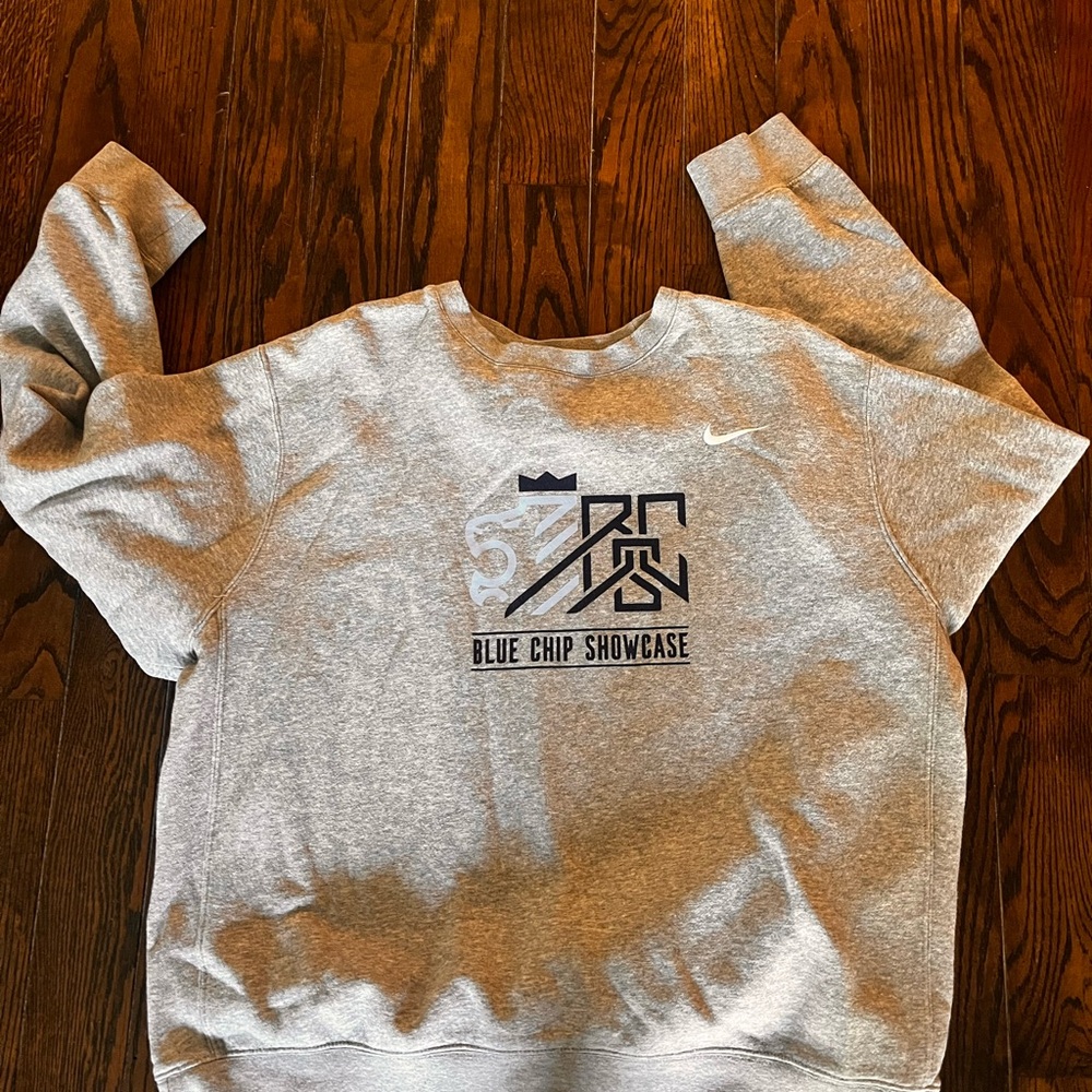 Nike Heather Gray Sweatshirt